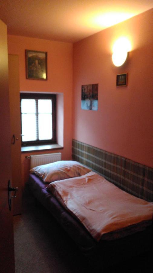Drevenka Hotel Provodin Екстериор снимка