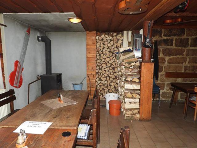 Drevenka Hotel Provodin Екстериор снимка