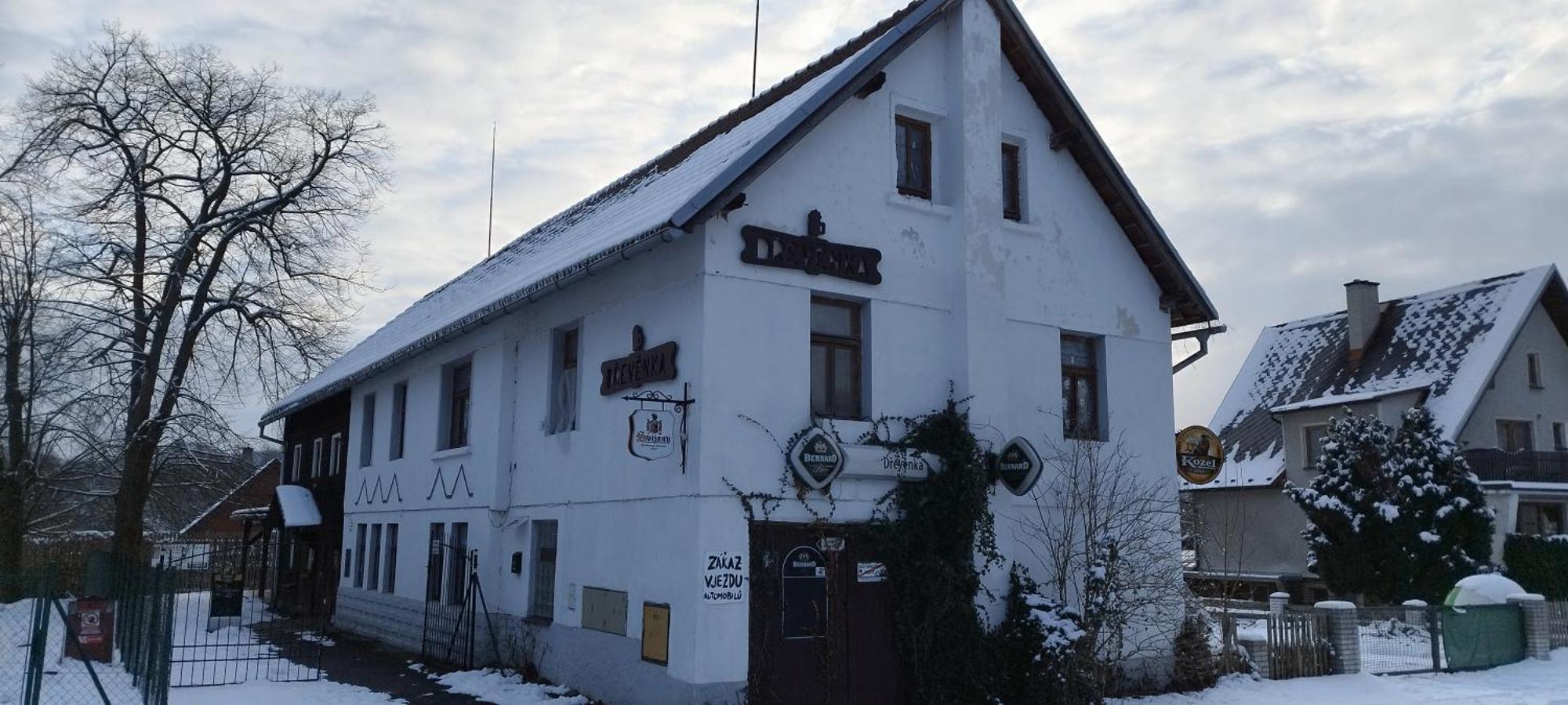 Drevenka Hotel Provodin Екстериор снимка